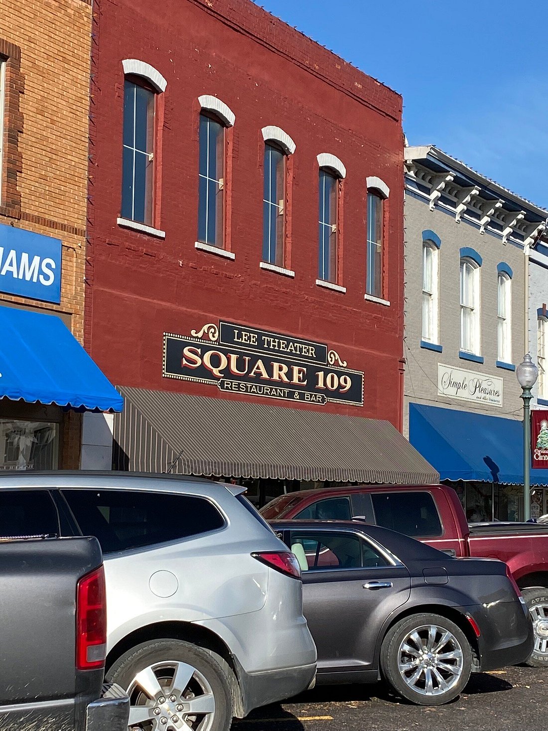 Square 109 Restaurant & Bar in Clinton, MO