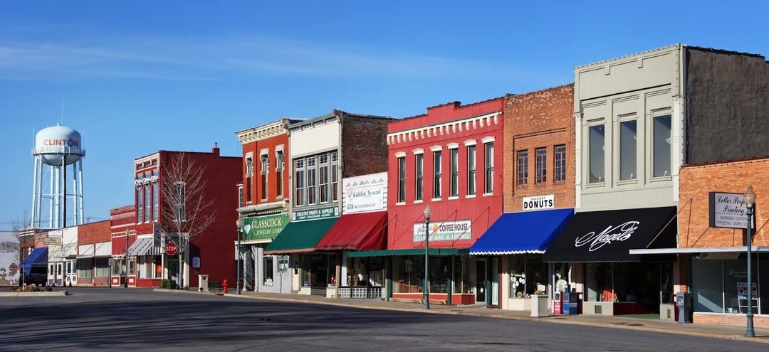 Planning Your Christmas Getaway: Travel Tips for Clinton, MO